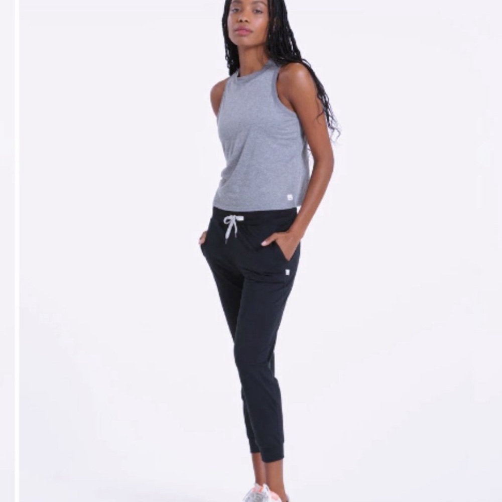 Vuori performance joggers